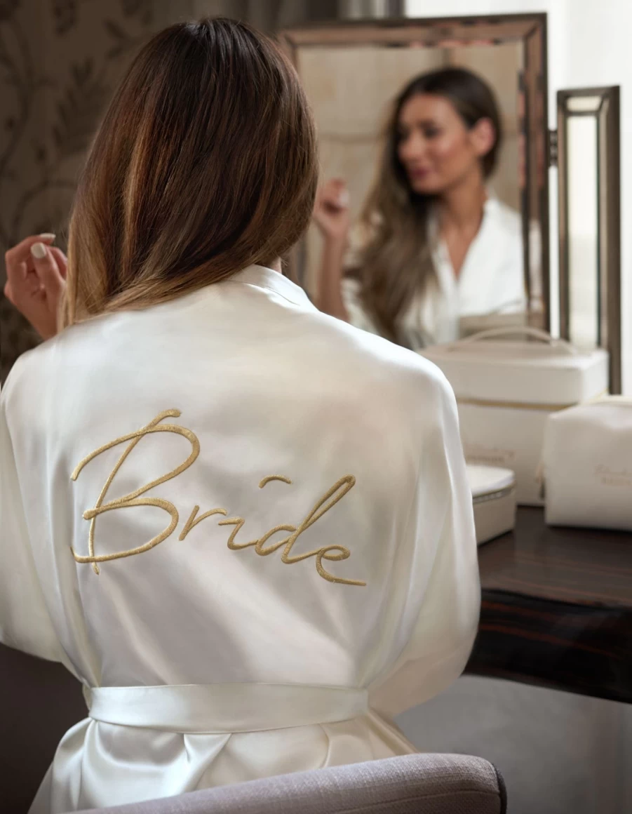 Elegant Plain Bridal Robe for Women - Timeless Wedding Loungewear by Bridal