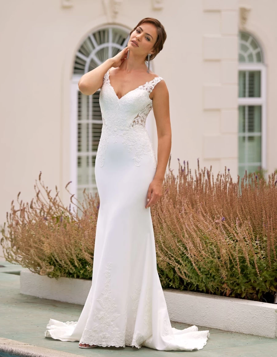 Signature Collection Ivory Taron Dress for Women - Elegant & Timeless Style