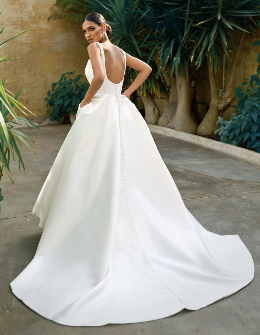 Sofia Cruz Valentin Ivory Wedding Dress for Women - Elegant Bridal Gown