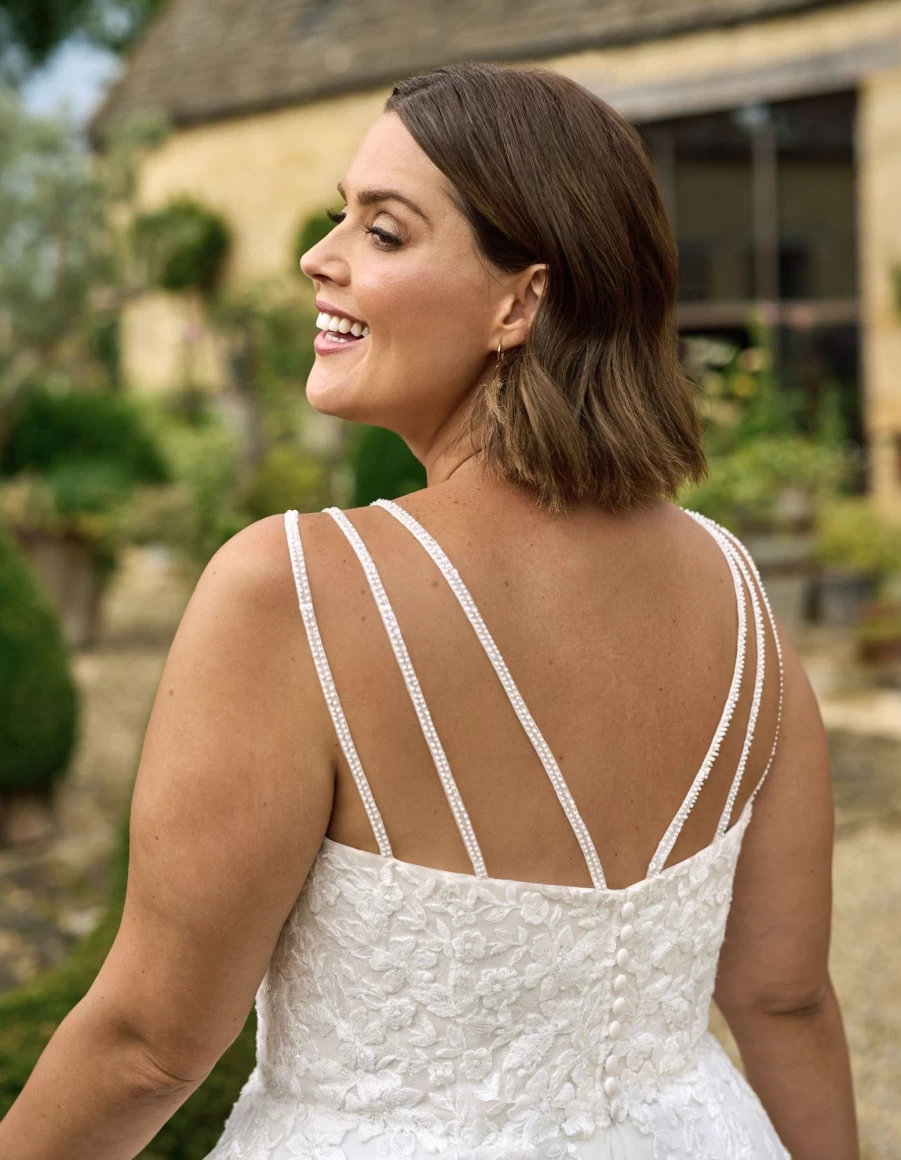 "Viva Bride Ivory Wedding Dress for Women – Elegant Alex Gown"
