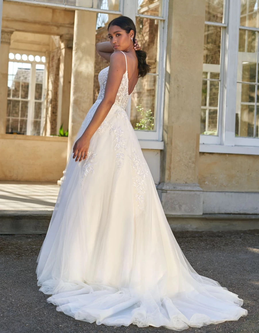 "Viva Bride Yasmeen Ivory Wedding Dress for Women – Elegant Bridal Gown"
